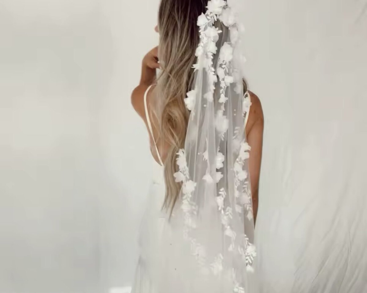 Tocado Velo Flores Perlas - Imagen 3