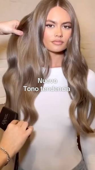 IGORA ROYAL 9-42 – Rubio Muy Claro Beige Humo – 60 g - Imagen 3