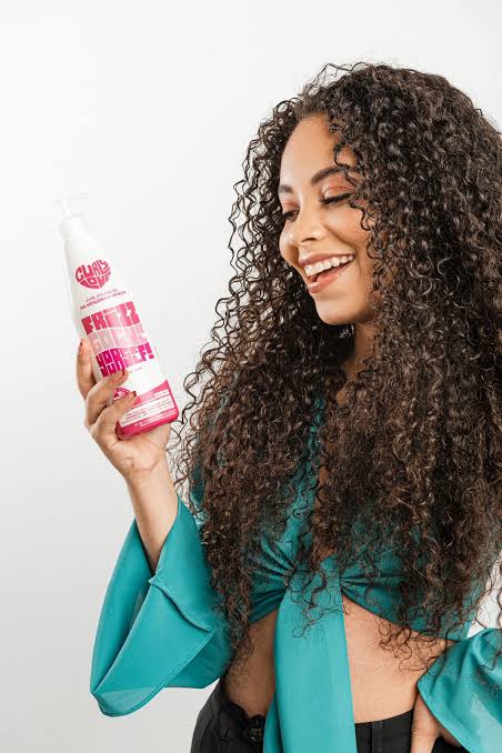 Curly Love Curl Styling Gel – 290 ml Gel definidor para rizos con fijación flexible, hidratación y control del frizz - Imagen 4