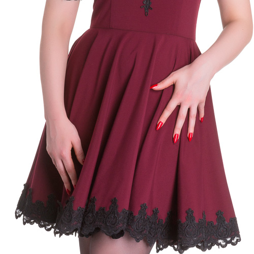 Amara – Vestido gótico de encaje en burdeos - Imagen 5