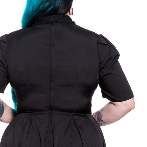 Connie – Vestido gótico talla grande - Imagen 5