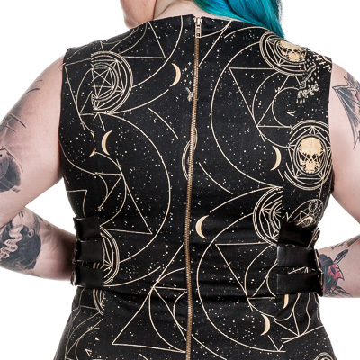 Tabitha PLUS – Vestido steampunk en tallas grandes - Imagen 7