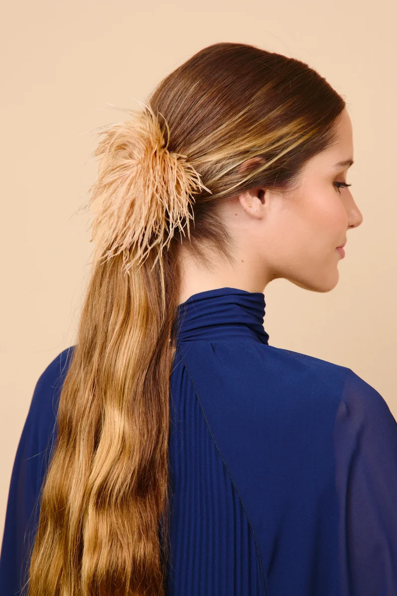 Tocado Pompón Camel - Imagen 3