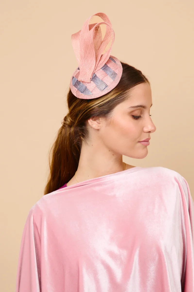 Tocado Hampstead nude y gris