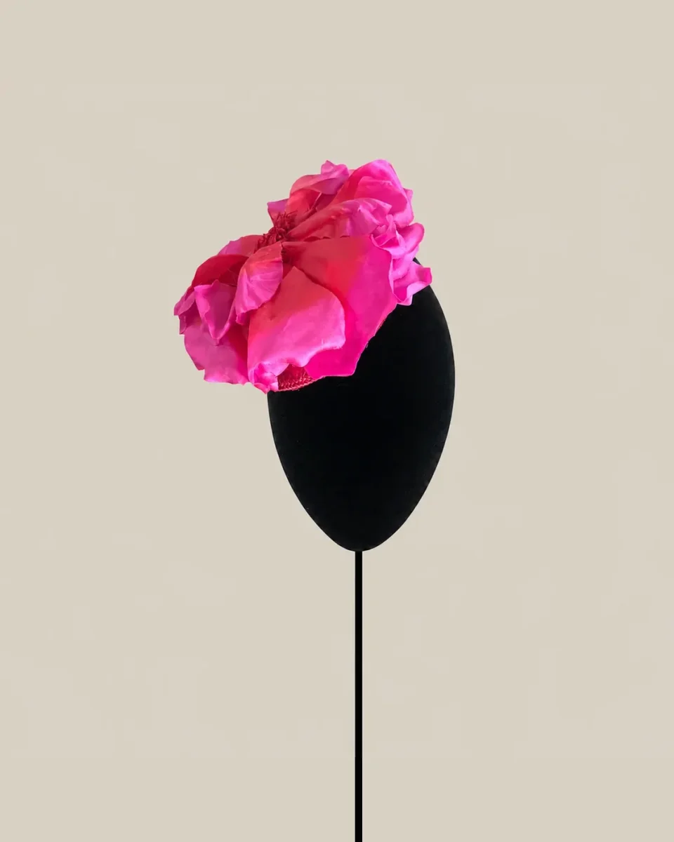 Tocado Agnes fucsia - Imagen 2