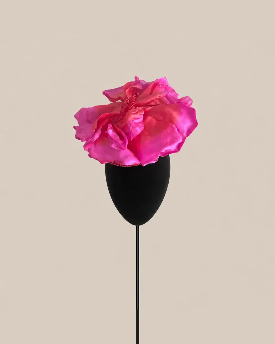 Tocado Agnes fucsia - Imagen 3